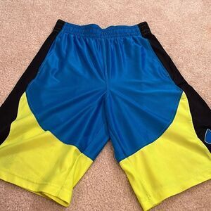 BOYS UNDER ARMOUR SIZE SMALL SHORTS